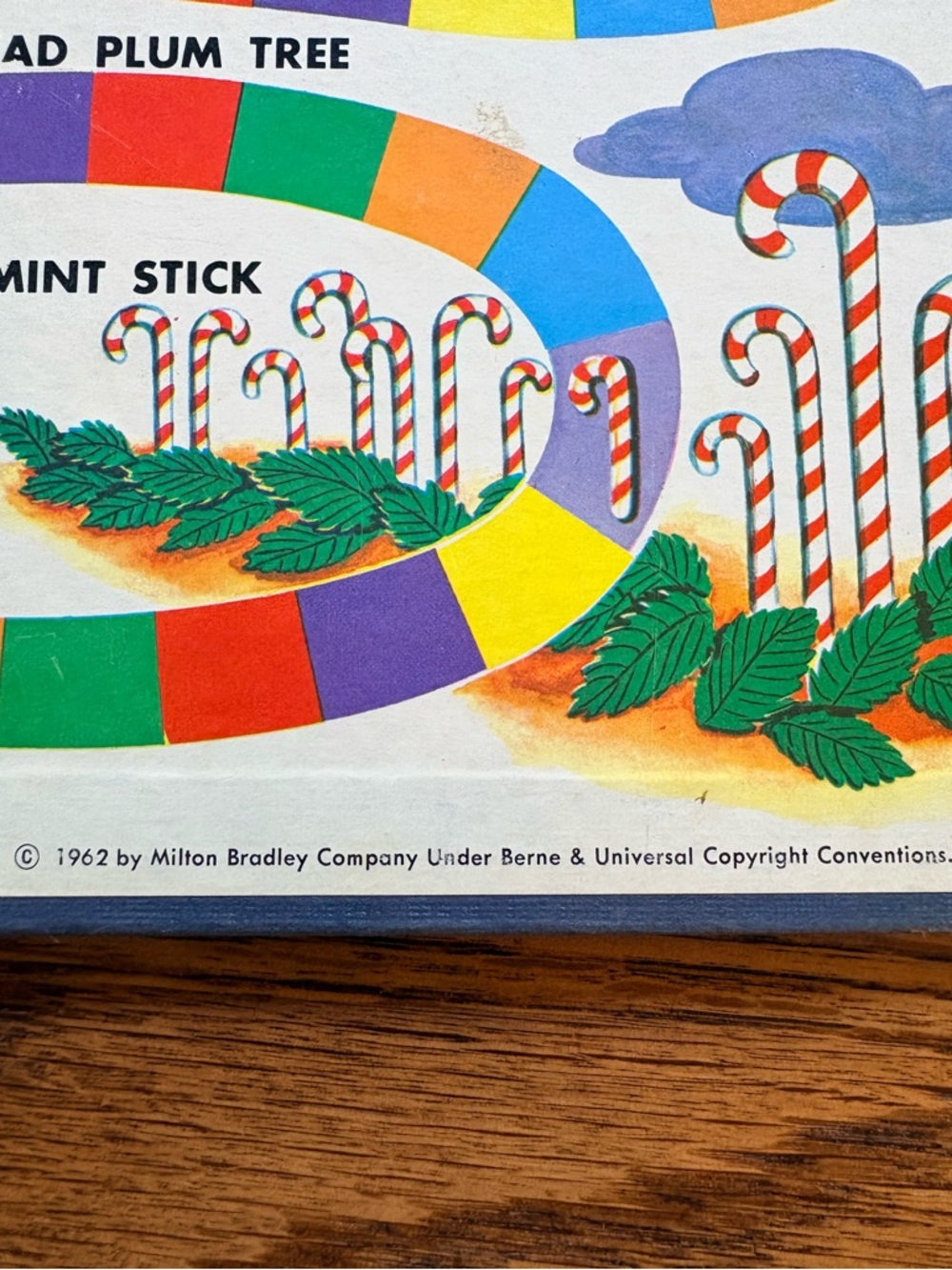 Vintage 1962 Candy Land Game Board — good condition- 10 game cards also included - Picture 5 of 17